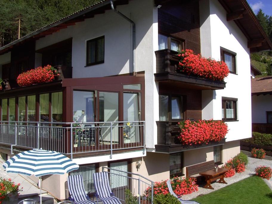 Pension Jaeger Trins Exterior photo